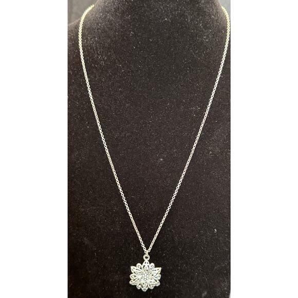 Delicate Silver Flower Pendant Necklace — 20" Chain, 1" Floral Charm N47 - Picture 3 of 4